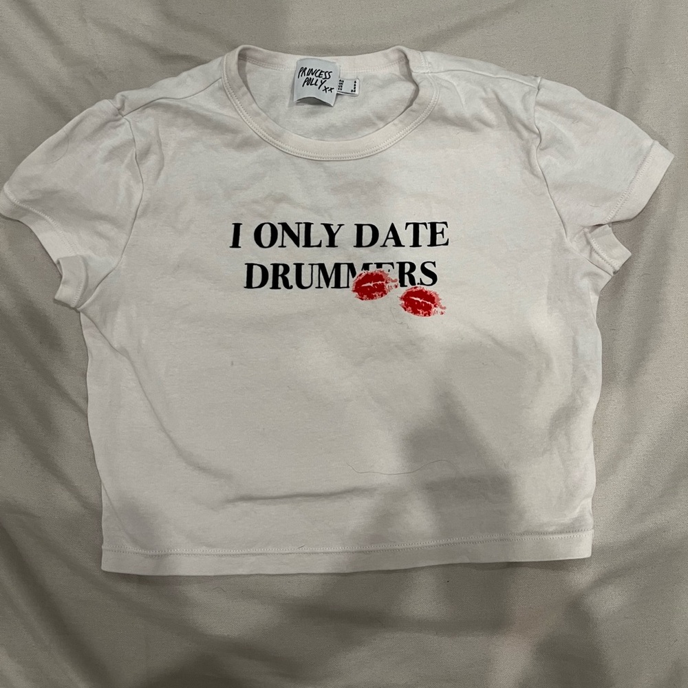 Princess Polly I only date drummers graphic tee